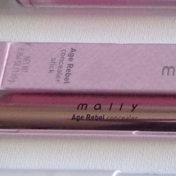 New in box! Mally Age rebel concealer stick (Light), anti-aging - Picture 4 of 4